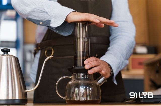 Pha cà phê Blue Mountain bằng Aeropress