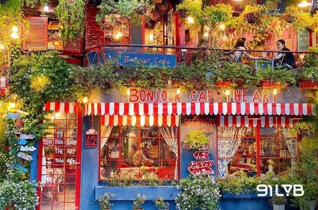 Bonjour Cafe the Art mang phong cách lãng mạn của những khu phố Pháp