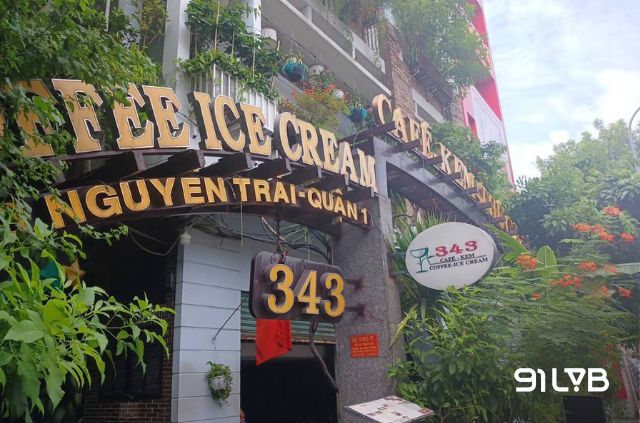 Một góc nhỏ giữa quận 1 nơi bạn có thể tận hưởng không khí trong lành và nhâm nhi ly cà phê yêu thích tại Cafe 343
