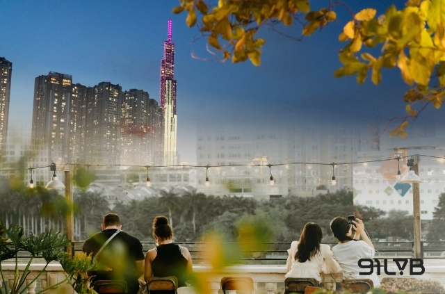 Chạng Vạng sở hữu view “triệu đô”, nơi bạn có thể ngắm toàn cảnh thành phố về đêm
