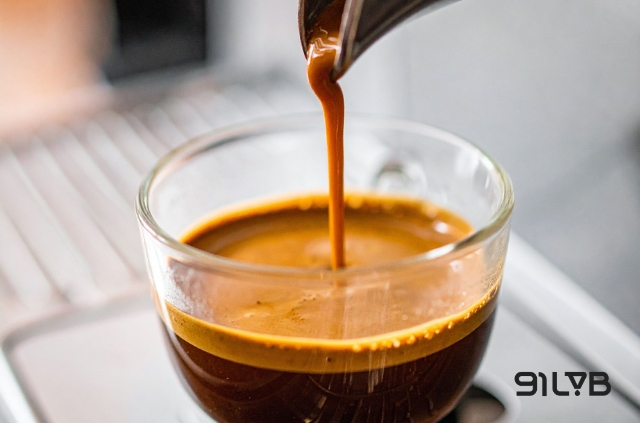 Đặc trưng của Espresso là lớp crema vàng óng trên bề mặt