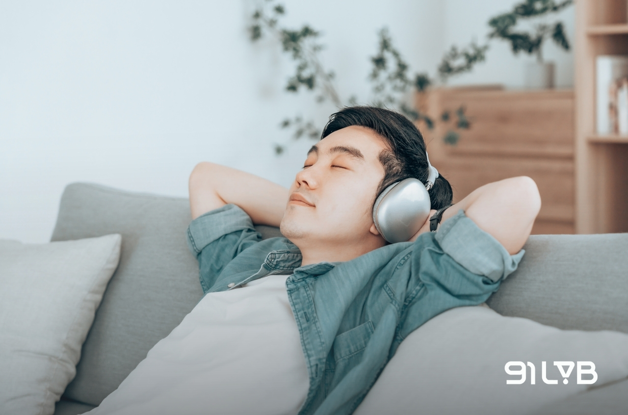 Bạn có thể tìm một không gian yên tĩnh và ngả lưng khoảng 15 đến 30 phút để cơ thể có thời gian tự xoa dịu.