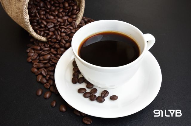 Hoạt chất caffeine đóng vai trò quan trọng trong việc kích thích hệ thần kinh