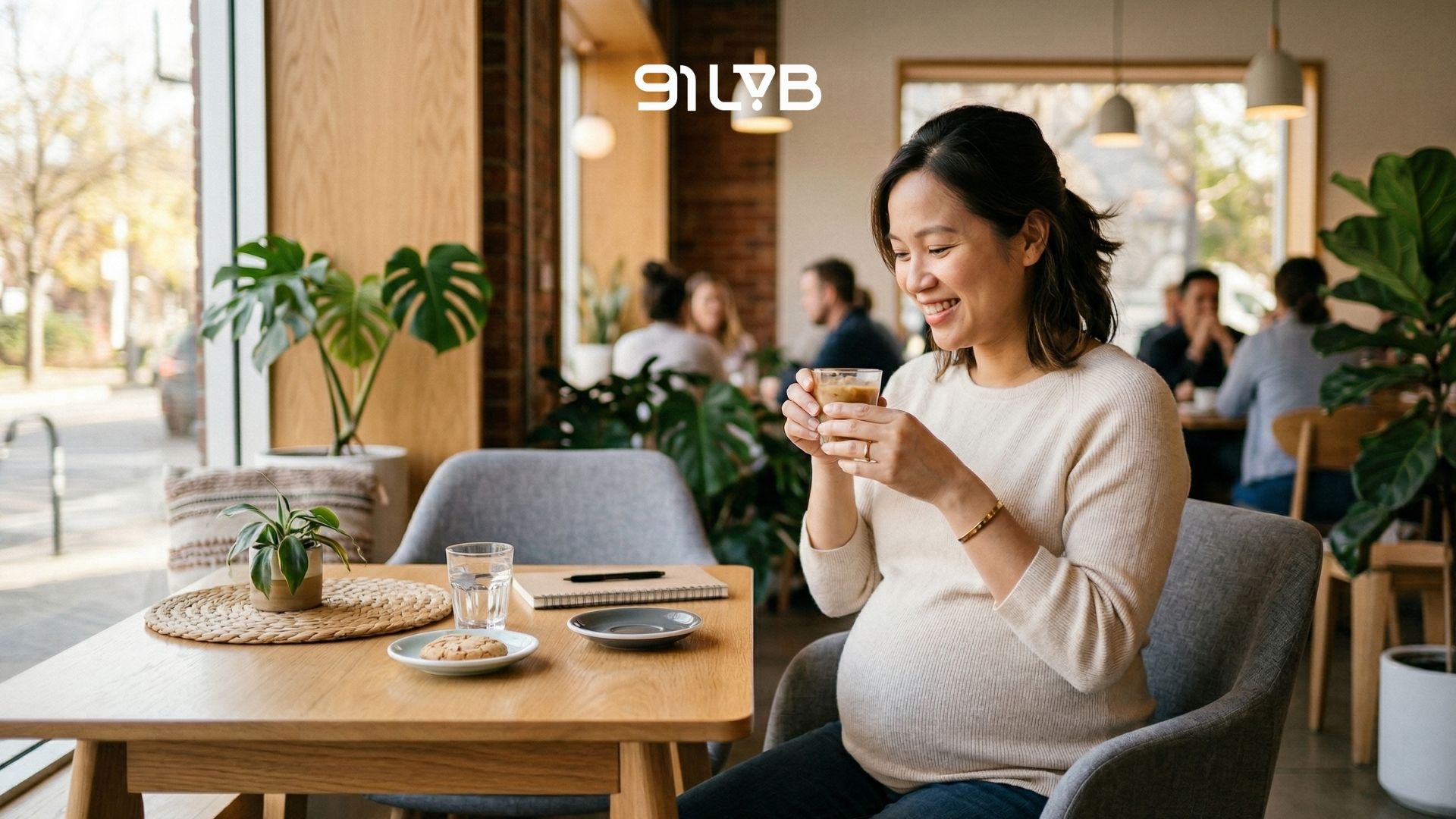 Mẹ bầu uống cà phê sữa được không